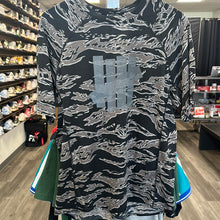 Load image into Gallery viewer, Undefeated Tiger Camo 5 Strike Tee
